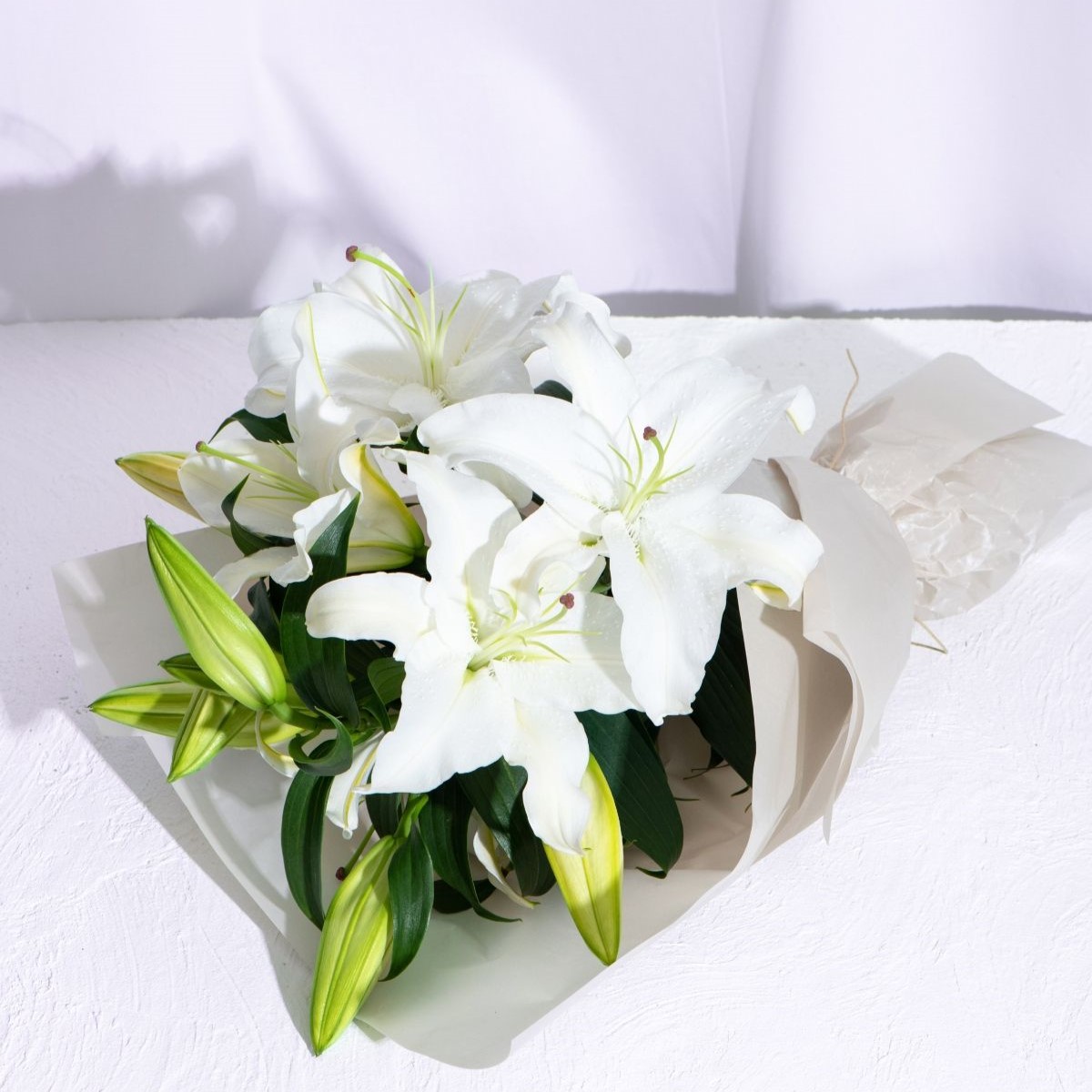6月の誕生花はユリの花！日にち別の誕生花や花言葉・誕生石も解説