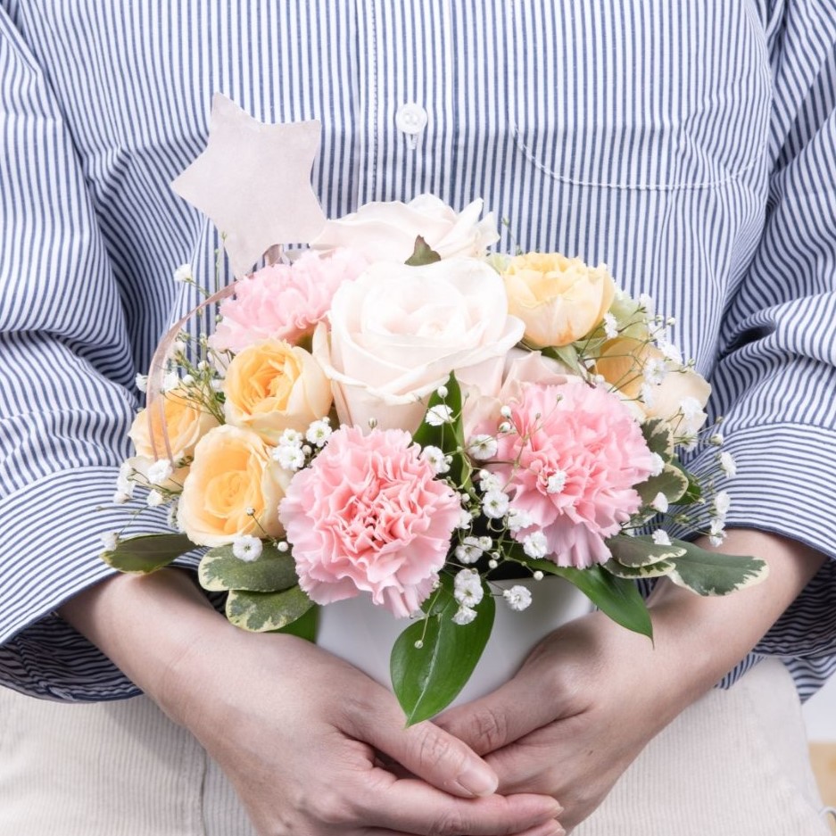母の日はお花を贈ろう！お母さんに喜ばれるお花選びのポイントも紹介