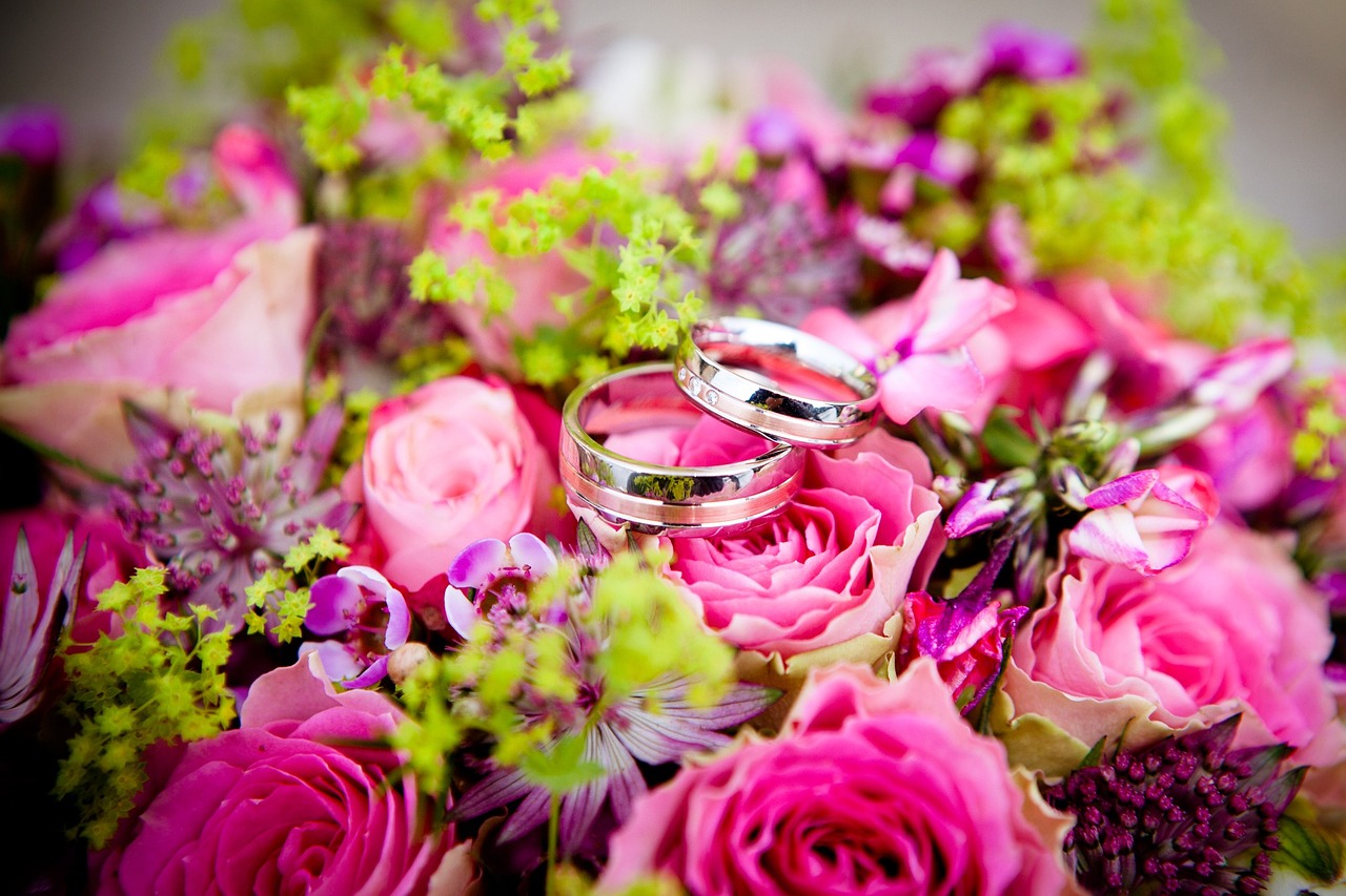 結婚25周年は銀婚式！プレゼントには想いをこめたお花を贈ろう