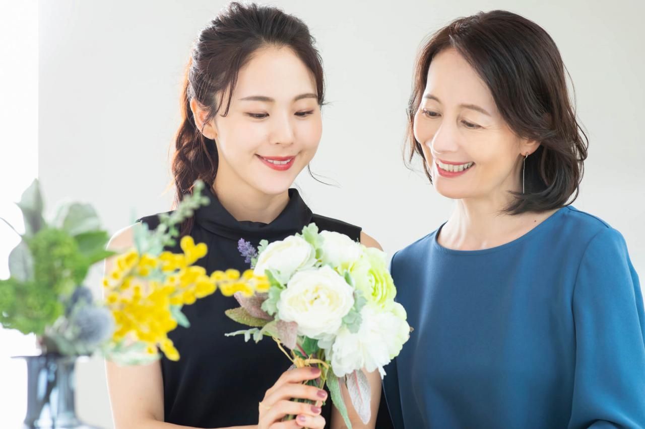 感謝を込めて母の日に贈るお花をアレンジ！予算や選び方