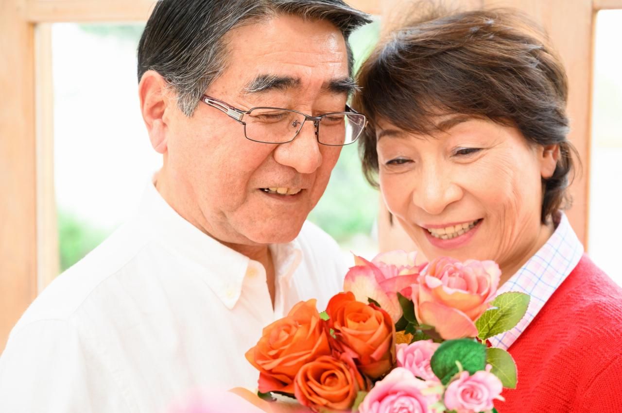 還暦祝いにもらって嬉しかったもの　男女とも人気の「花」ギフト