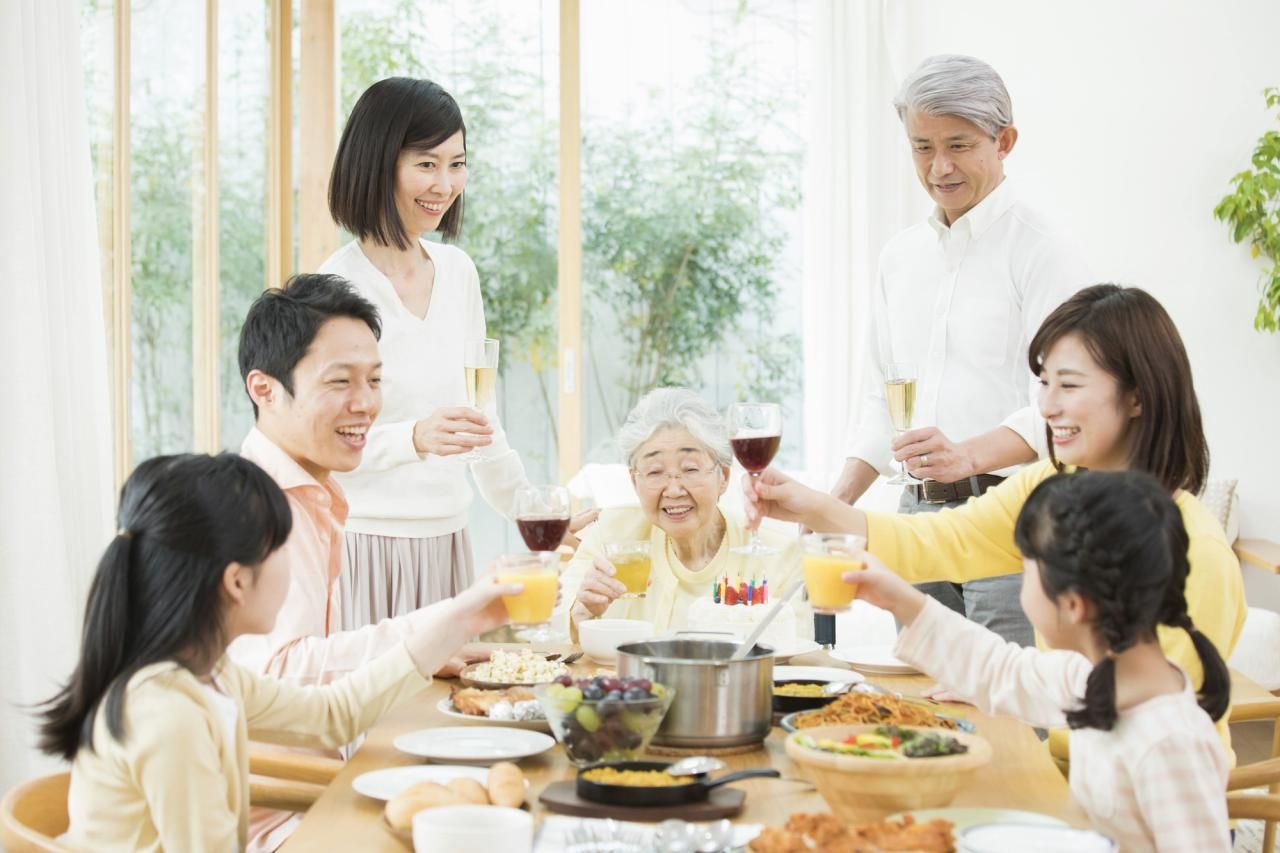 喜寿の祝いのプレゼント　母へ花を贈る