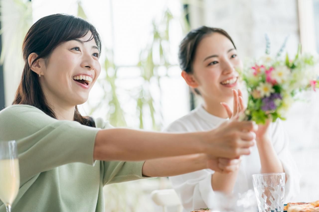女性への誕生日プレゼントで失敗しないコツは年代に合わせた選び方